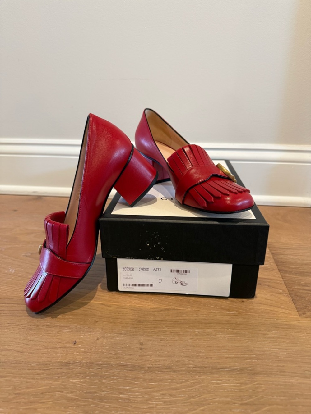 Gucci Red Leather Fringe Heels with Gold Double-G - Picture 2 of 7